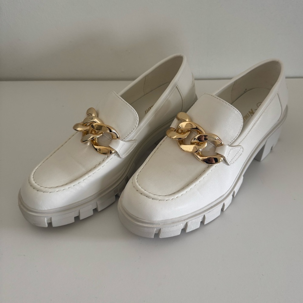 Elegant White Loafers with Gold Chain Accent, In Good Condition! Size 8